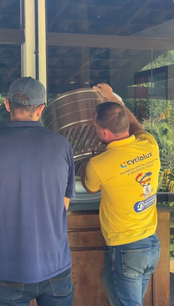 Marque uma visita técnica da equipe Cyclolux sem compromisso - exaustão e iluminação natural para barracão
